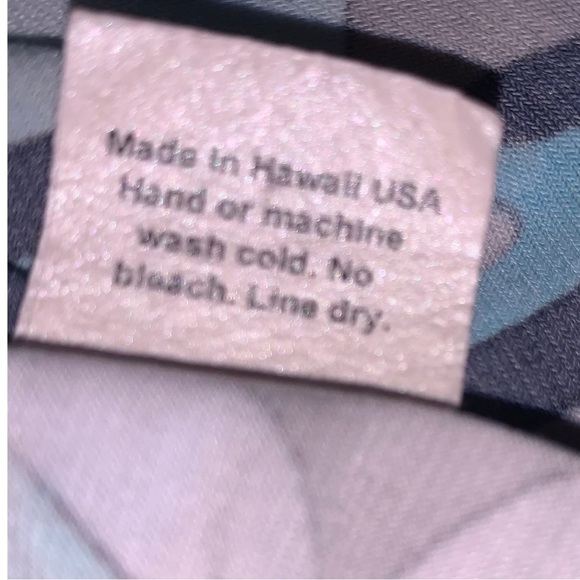 Aimee D Petites Top Light Blue Floral Design Size S Made in Hawaii - Picture 5 of 5
